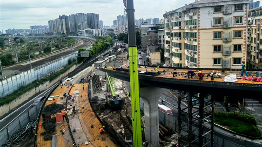 決戰(zhàn)高溫保貫通！創(chuàng)業(yè)大道南延線(xiàn)工程沖刺8月底通車(chē)節(jié)點(diǎn)